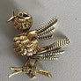 Ancien broche oiseau en or jaune 18k carats