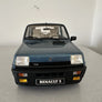 Renault 5 Alpine Turbo en bleu, à l'échelle 1/12